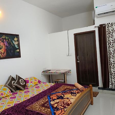 Pratibha Home Stay Dzsabalpur Kültér fotó
