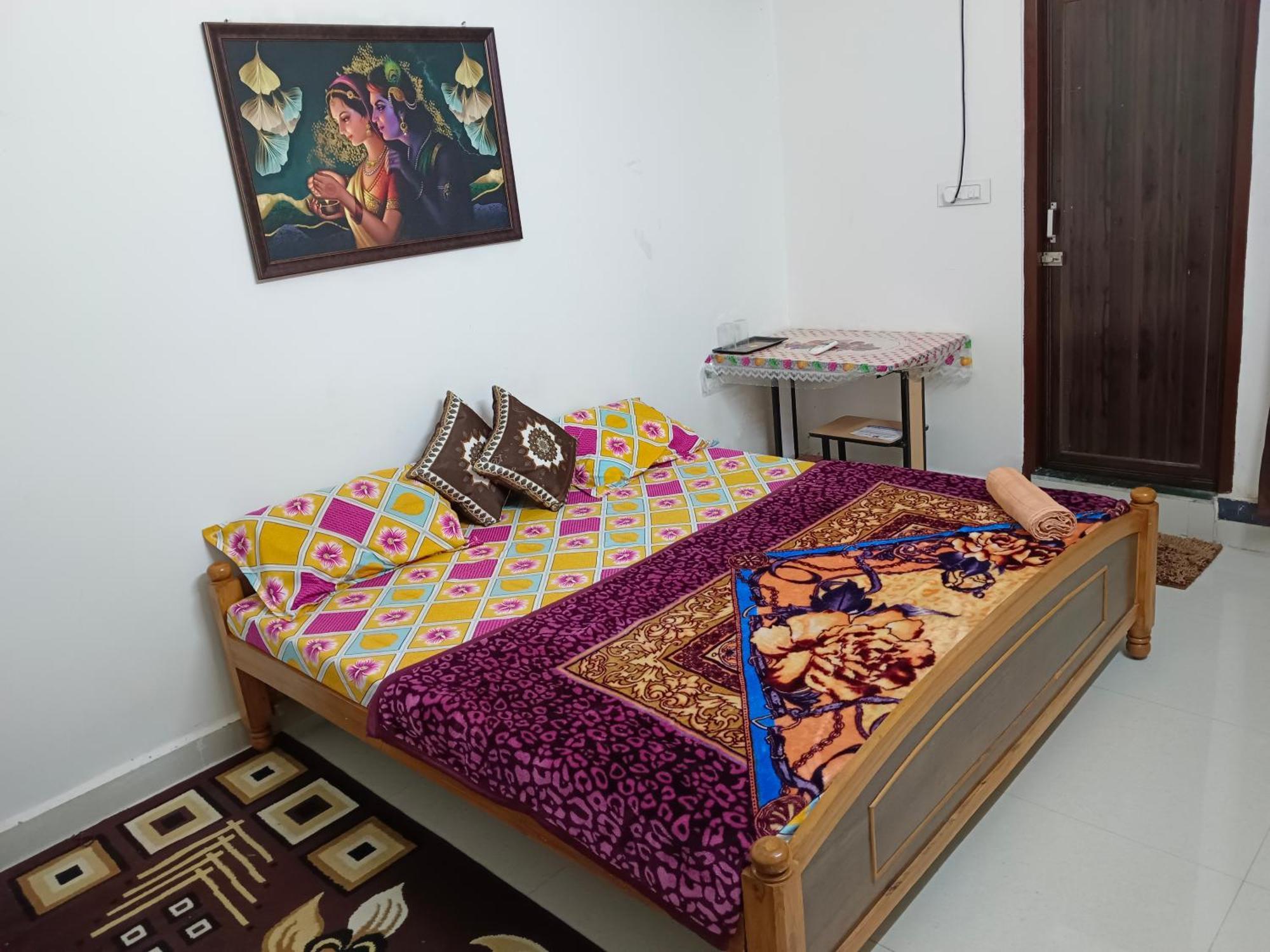 Pratibha Home Stay Dzsabalpur Szoba fotó