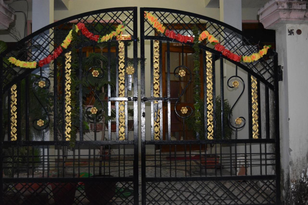 Pratibha Home Stay Dzsabalpur Kültér fotó